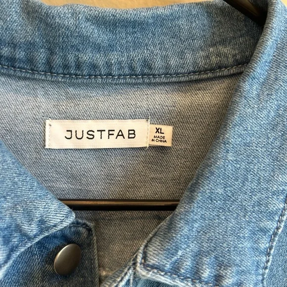 JustFab Women’s ' Short Sleeve Denim Romper - Picture 3 of 3